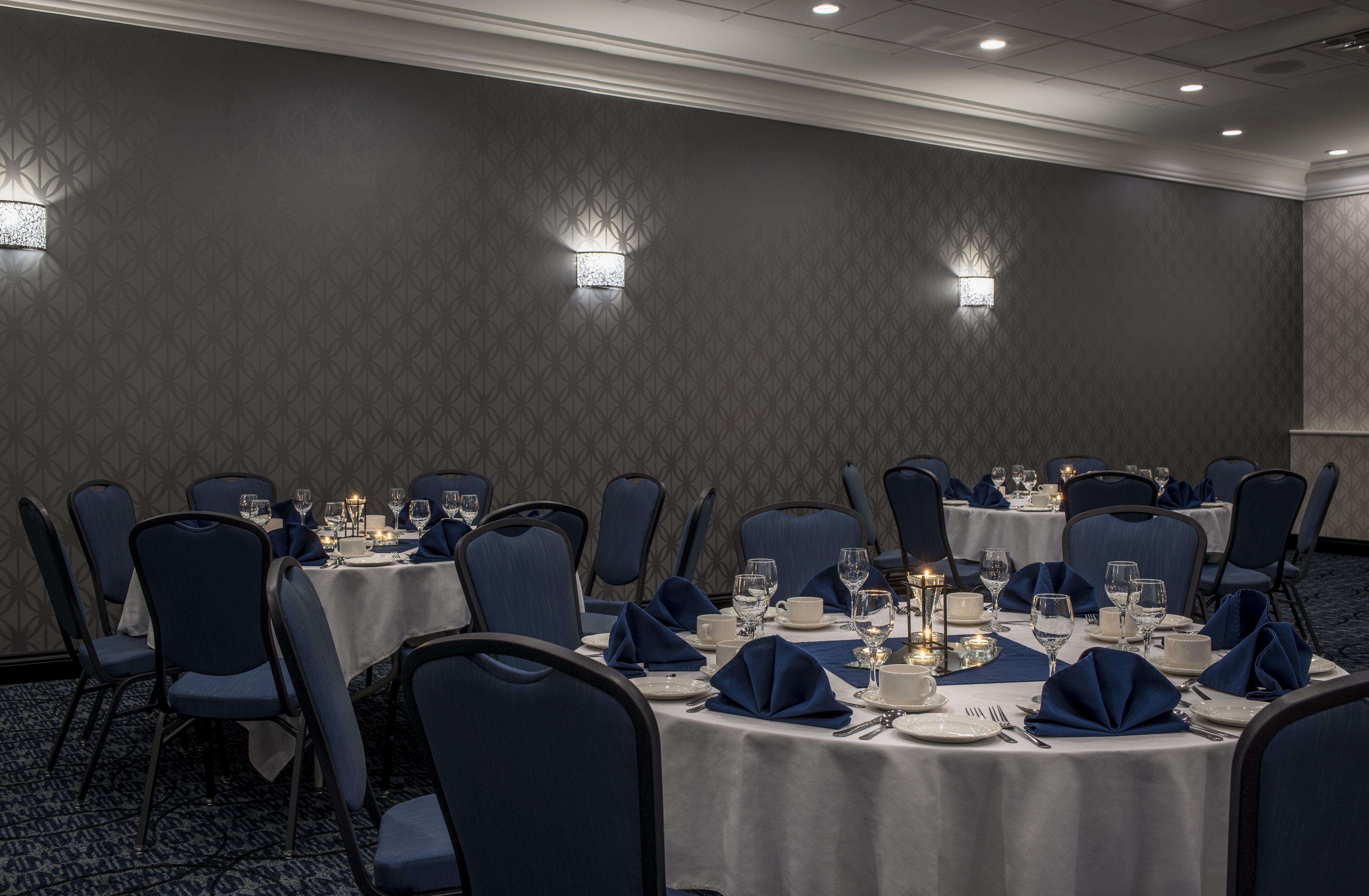 - Airport West By Ihg Hotel Winnipeg