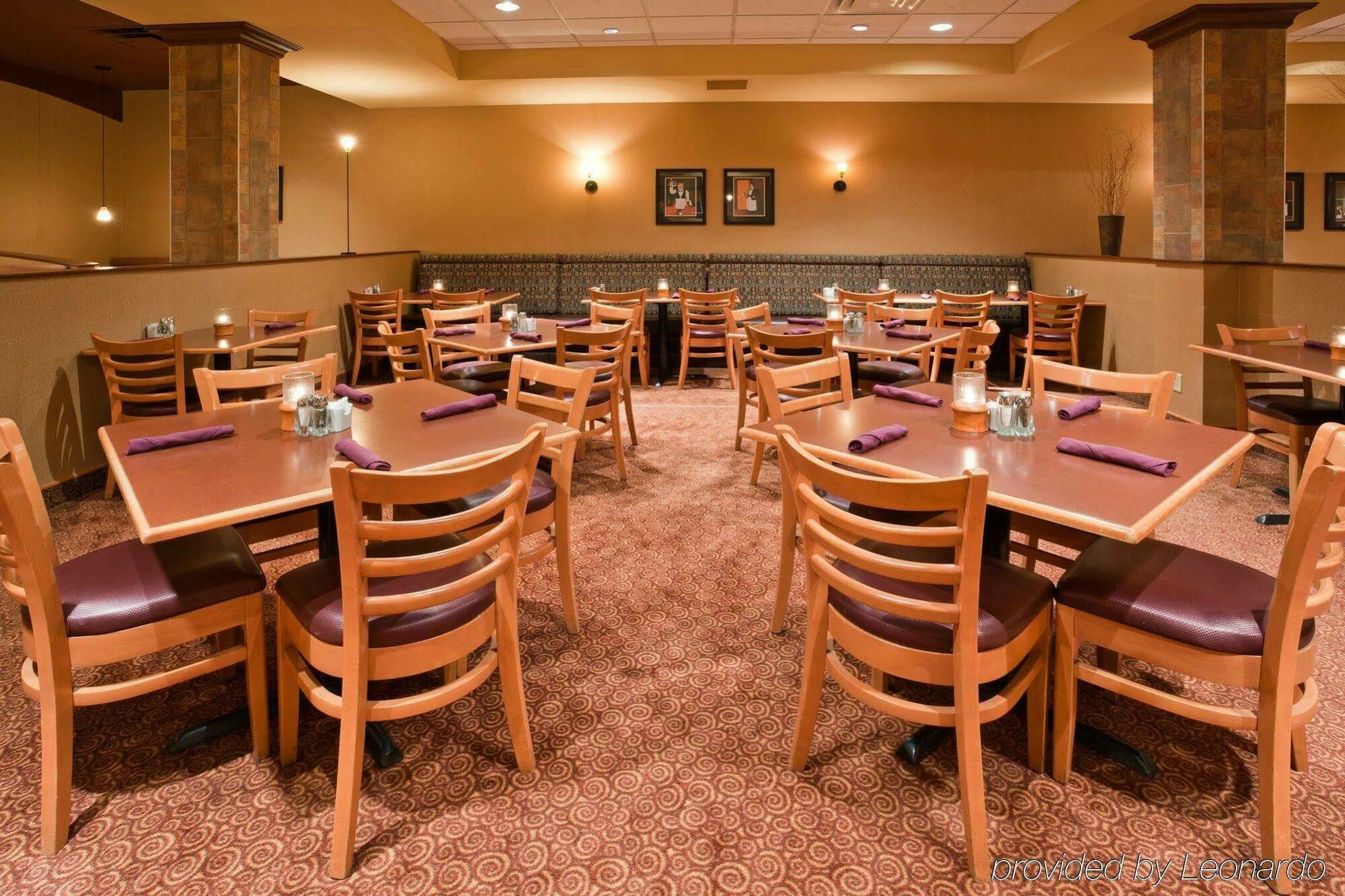 - Airport West By Ihg Hotel 3*