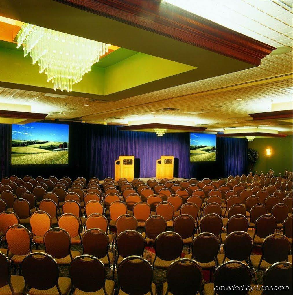 - Airport West By Ihg Hotel Winnipeg